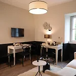 La Ponsin Apartmanhotel