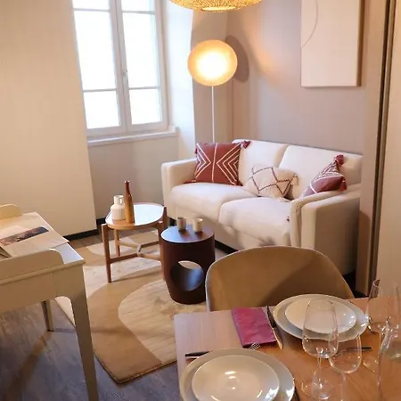 Hotel apartamentowy La Ponsin 4*