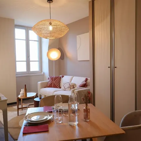 La Ponsin Hotel apartamentowy 4*