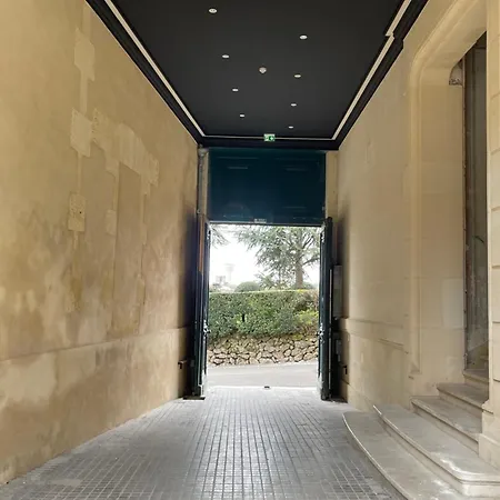 La Ponsin Hotel apartamentowy 4*